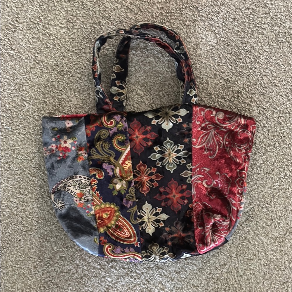 Elegant Multicolor Paisley Tote Bag (Urban Outfitters)